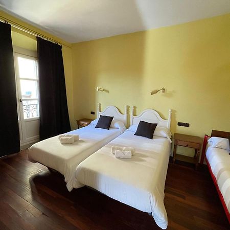 Hostal Esmeralda Comillas Eksteriør bilde