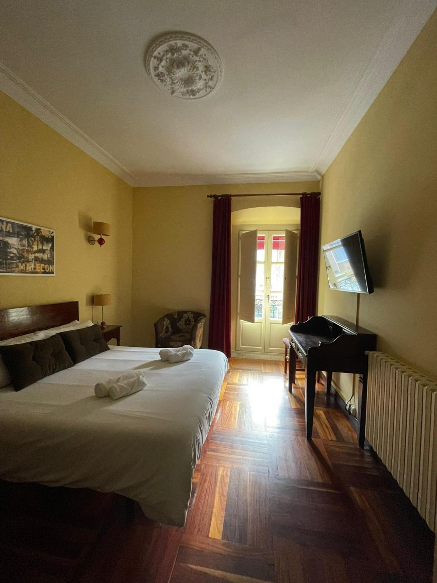 Hostal Esmeralda Comillas Eksteriør bilde