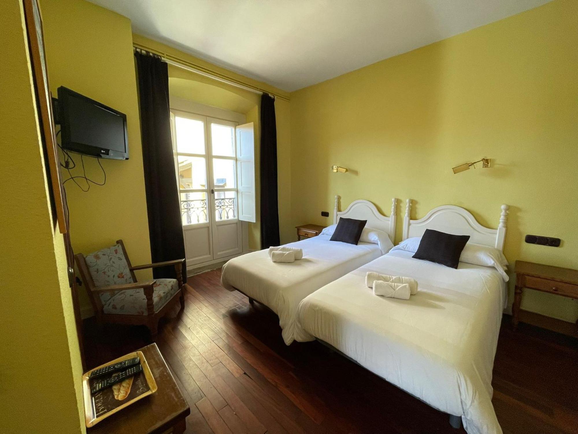 Hostal Esmeralda Comillas Eksteriør bilde